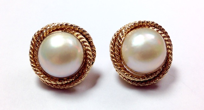 14K yellow gold pearl earrings with twisted rope setting