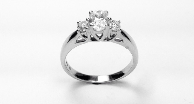 Diamond ring in 14K white gold