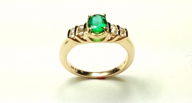 Colombian emerald and diamond ring in 14K yellow gold